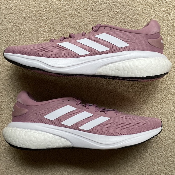 NEW! Women’s Adidas Supernova 2 Sneakers - Picture 7 of 10